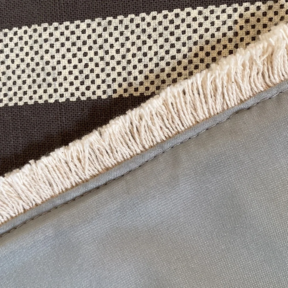 NEW embroidered Christmas table runner with fringe - Picture 2 of 7